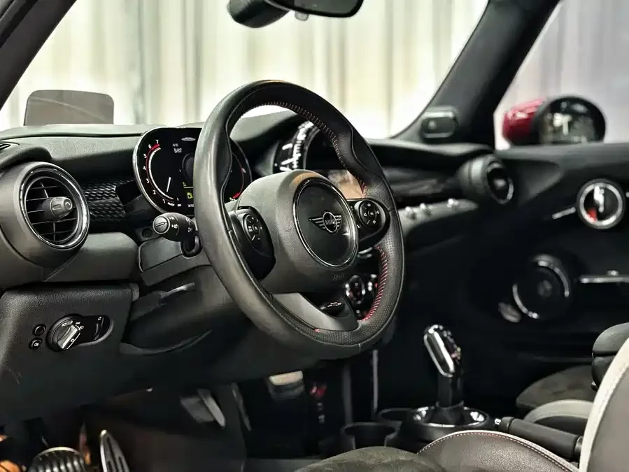 MINI JCW