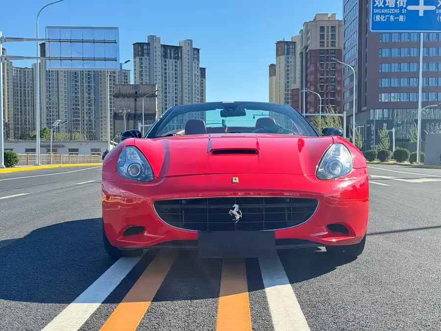 Ferrari California T
