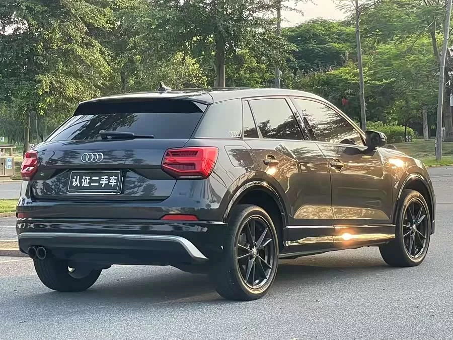 Audi Q2L