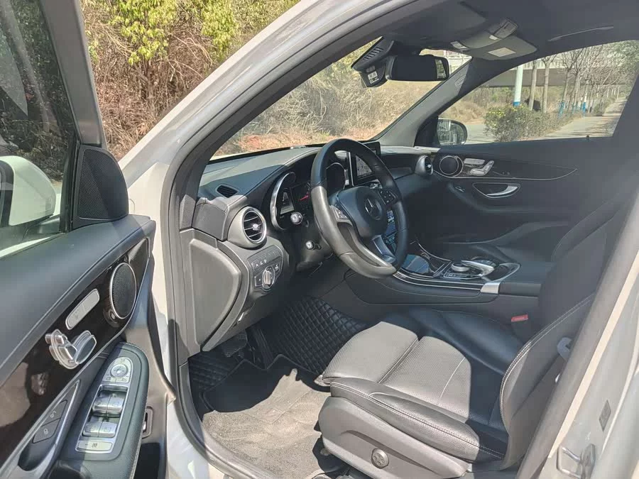 Mercedes Benz GLC