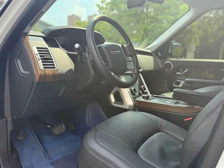 Land Rover range rover