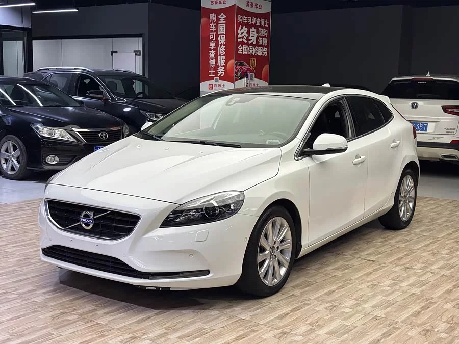 Volvo V40