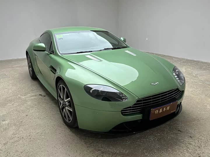 Aston Martin V8 Vantage