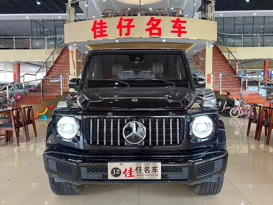 Mercedes Benz G-rated