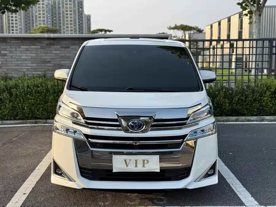 Toyota Crown Vellfire