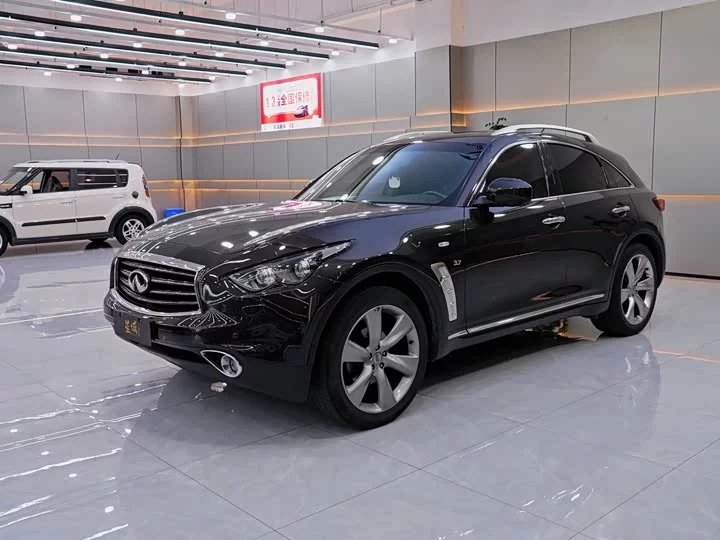 Infiniti QX70