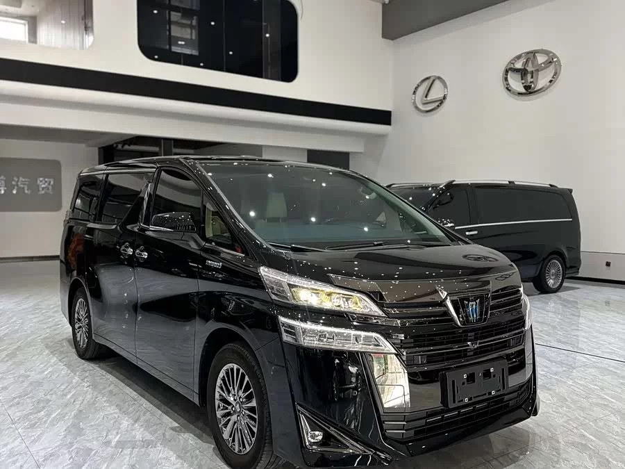 Toyota Crown Vellfire
