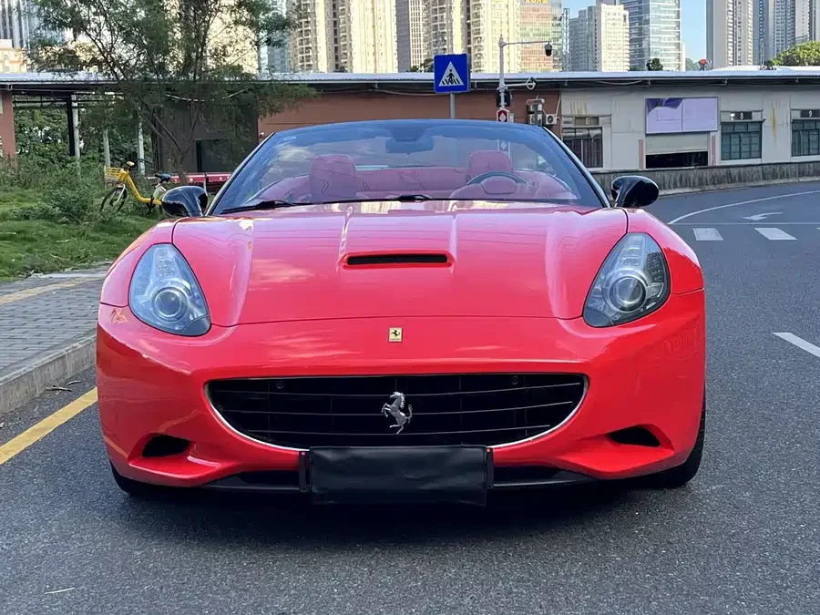 Ferrari California T