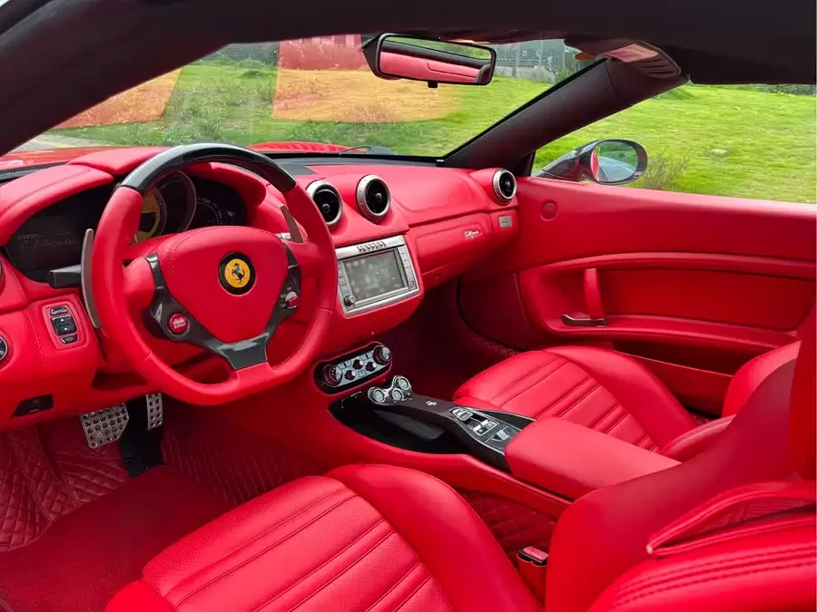 Ferrari California T