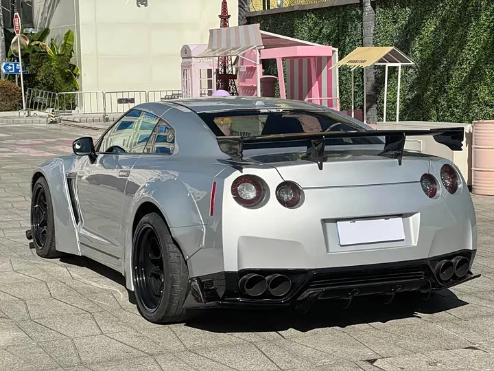Nissan GT-R