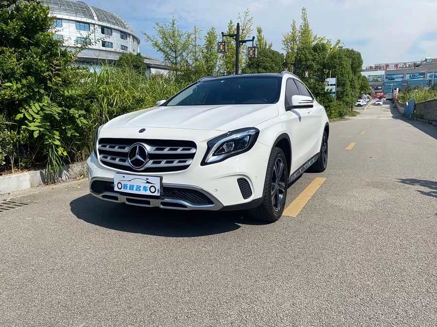 Mercedes Benz GLA