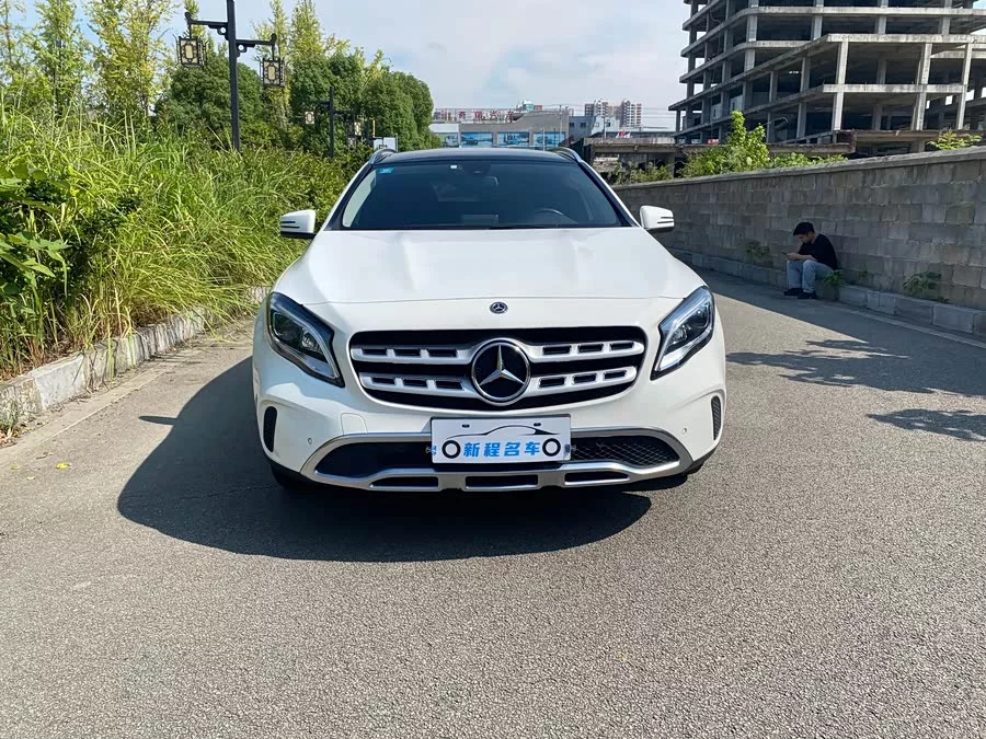 Mercedes Benz GLA