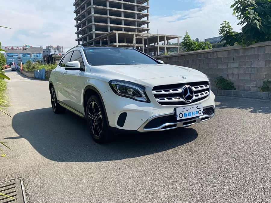 Mercedes Benz GLA