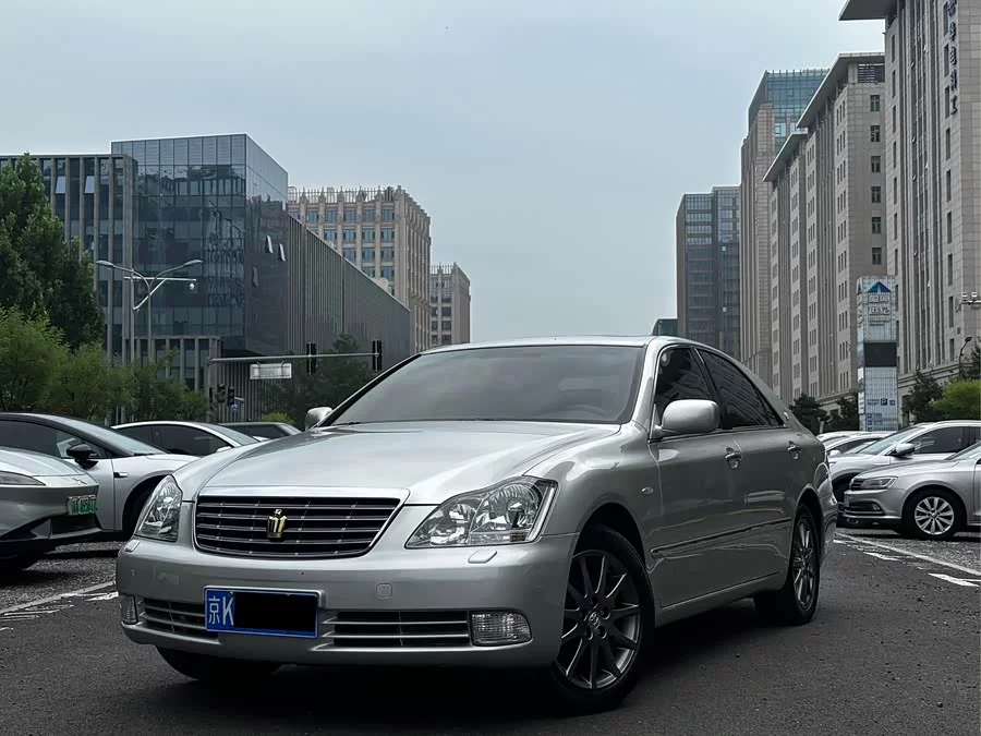 Toyota crown