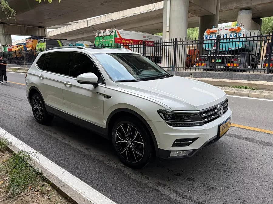 Volkswagen Tiguan L