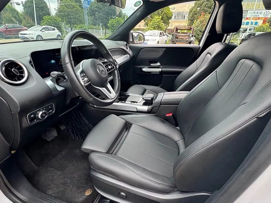 Mercedes Benz GLB