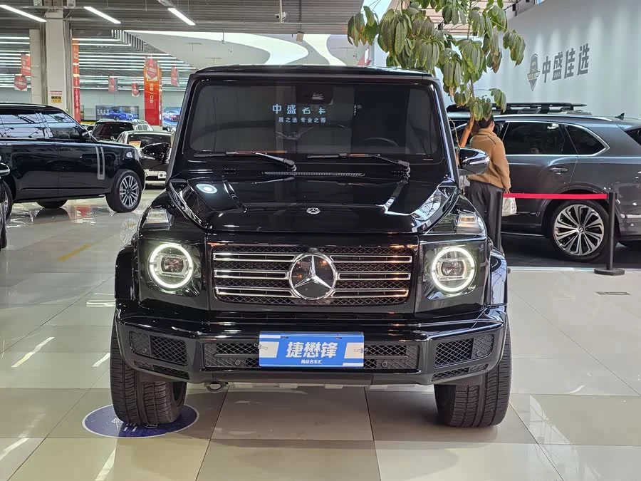 Mercedes Benz G-rated