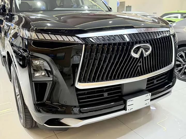 Infiniti QX80