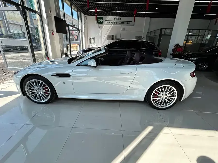 Aston Martin V8 Vantage