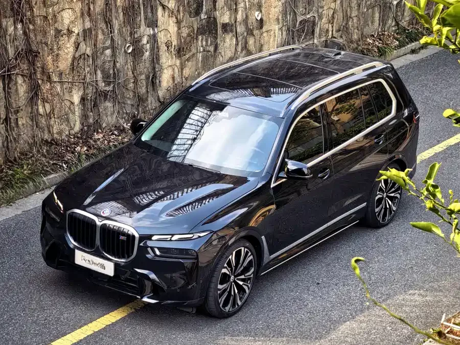 BMW X7 M60i