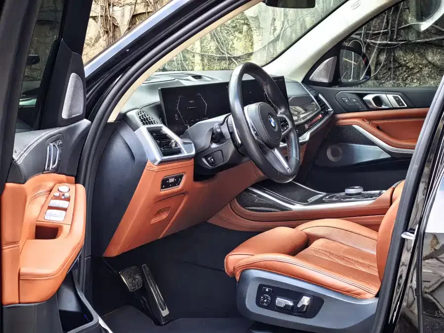 BMW X7 M60i