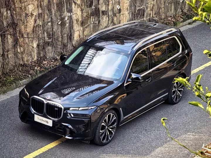 BMW X7 M60i