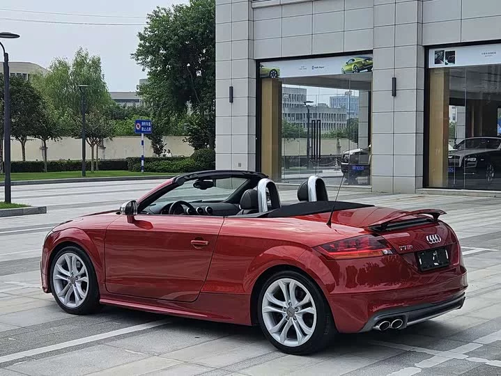 Audi TTS