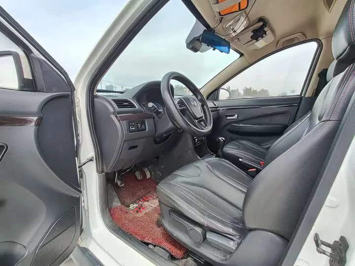 Dongfeng Fengon 370