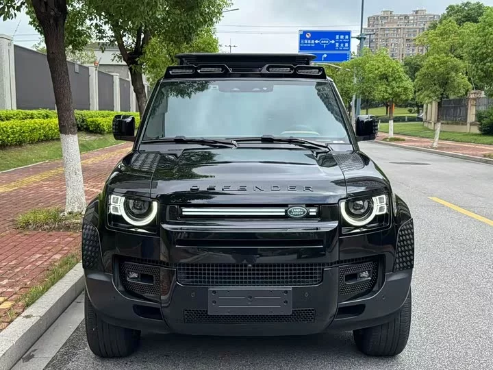Land Rover guard