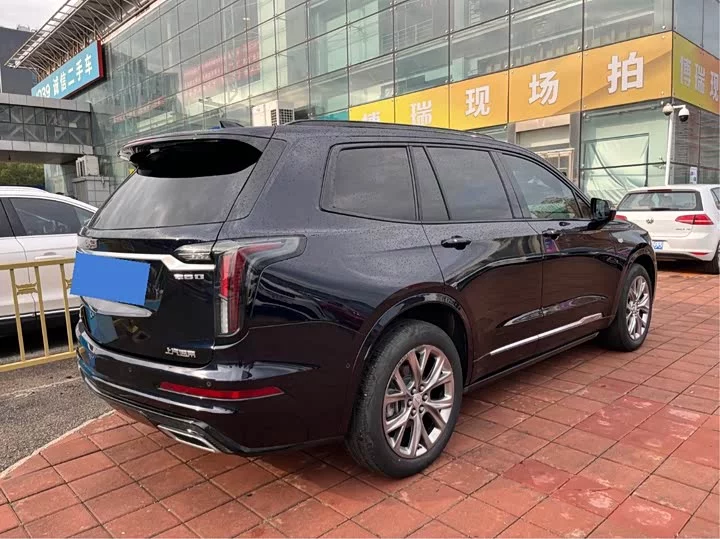 Cadillac XT6