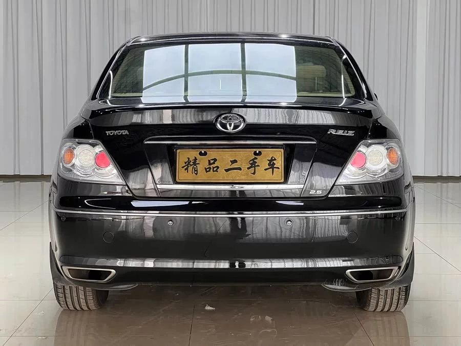 Toyota Reiz