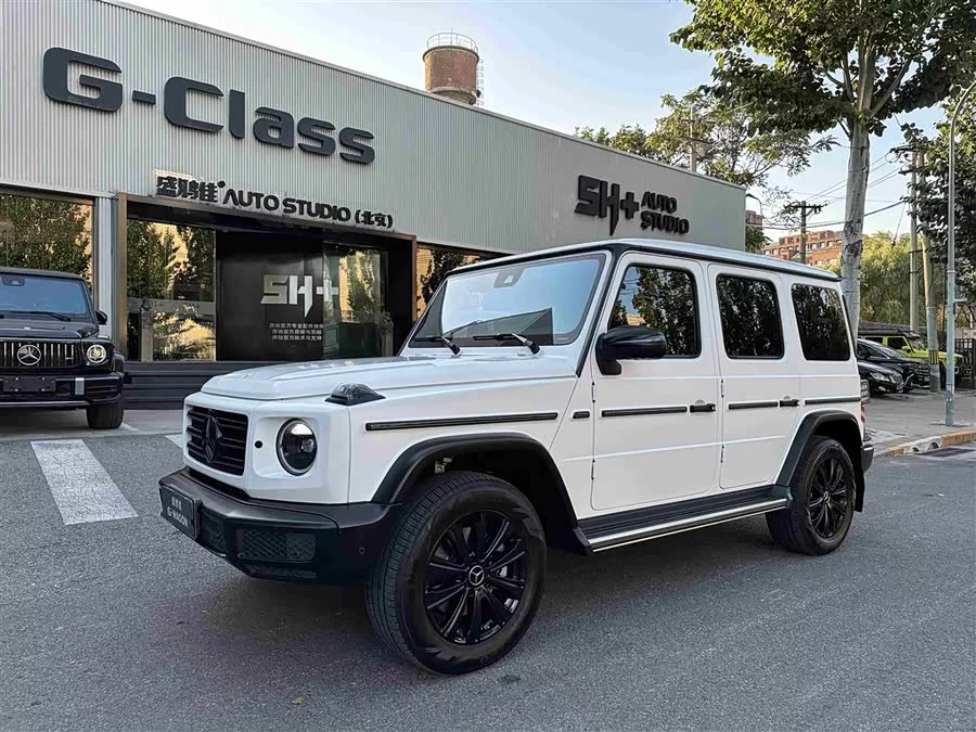 Mercedes Benz G-rated