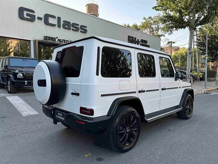 Mercedes Benz G-rated