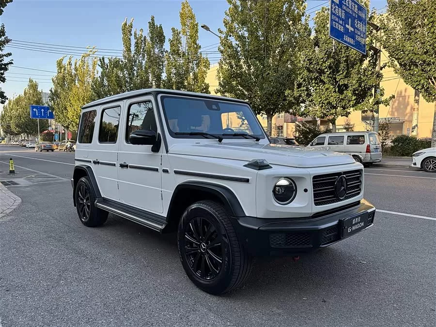 Mercedes Benz G-rated