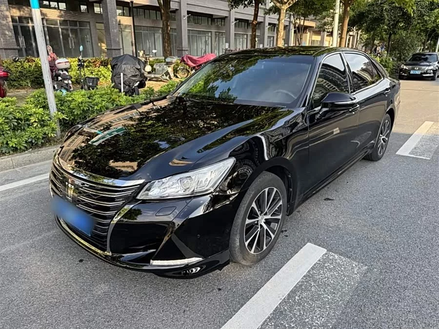 Toyota crown