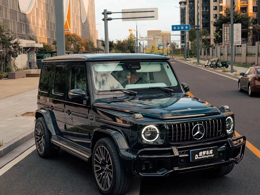 Mercedes Benz G-rated