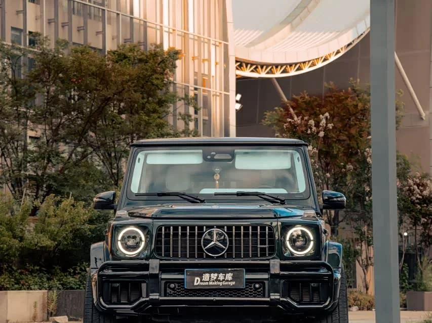 Mercedes Benz G-rated