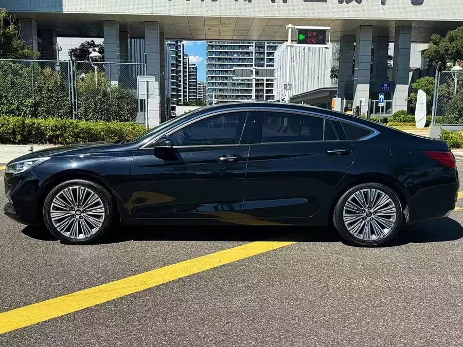 Hongqi H5