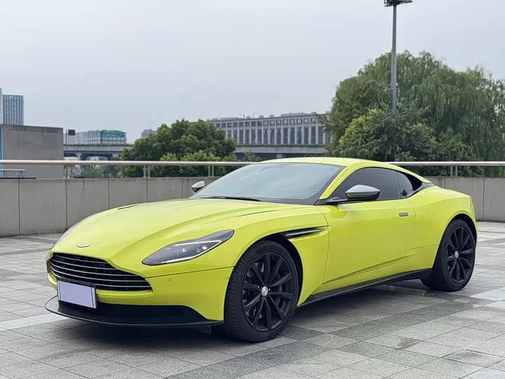 Aston Martin DB11