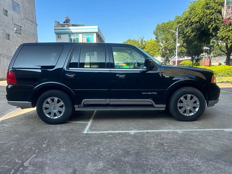 Lincoln Navigator
