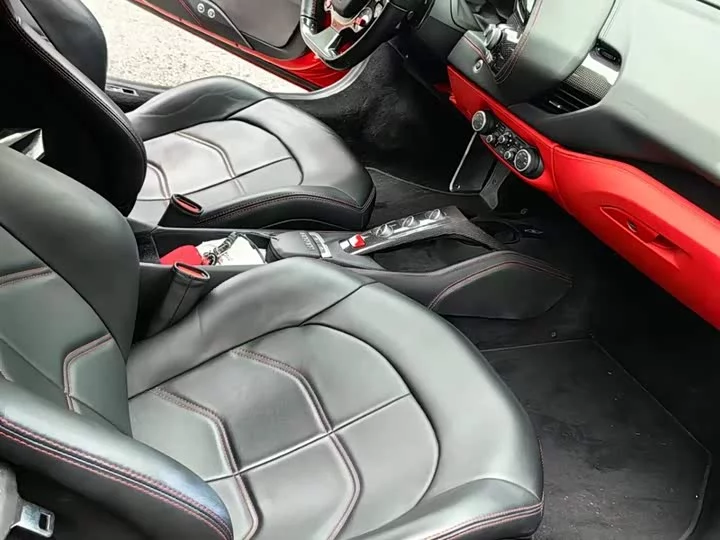 ferrari 488