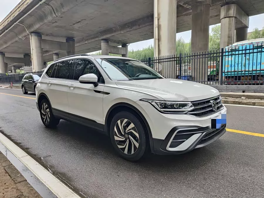 Volkswagen Tiguan L