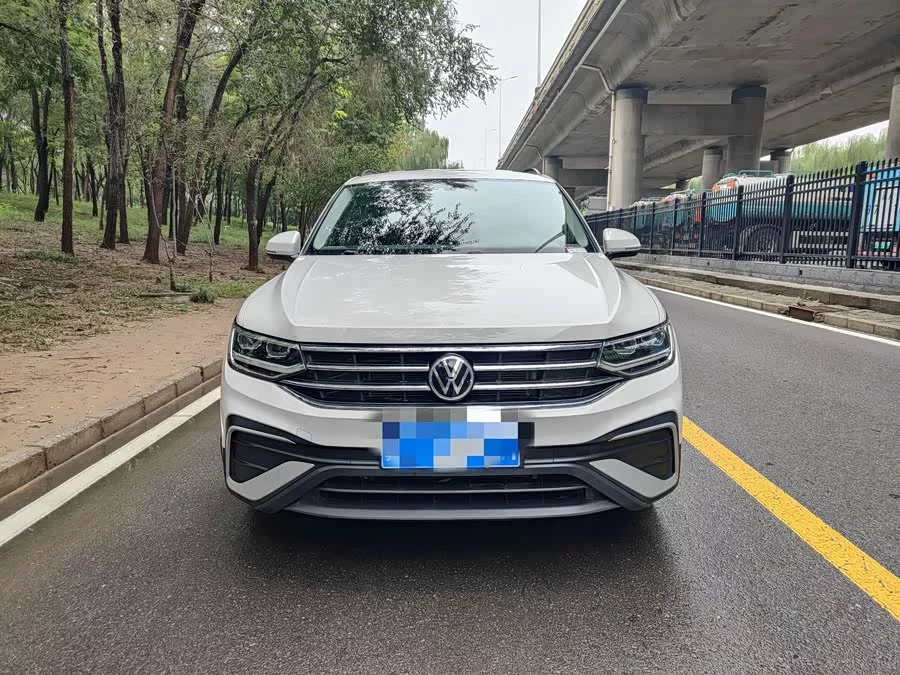Volkswagen Tiguan L