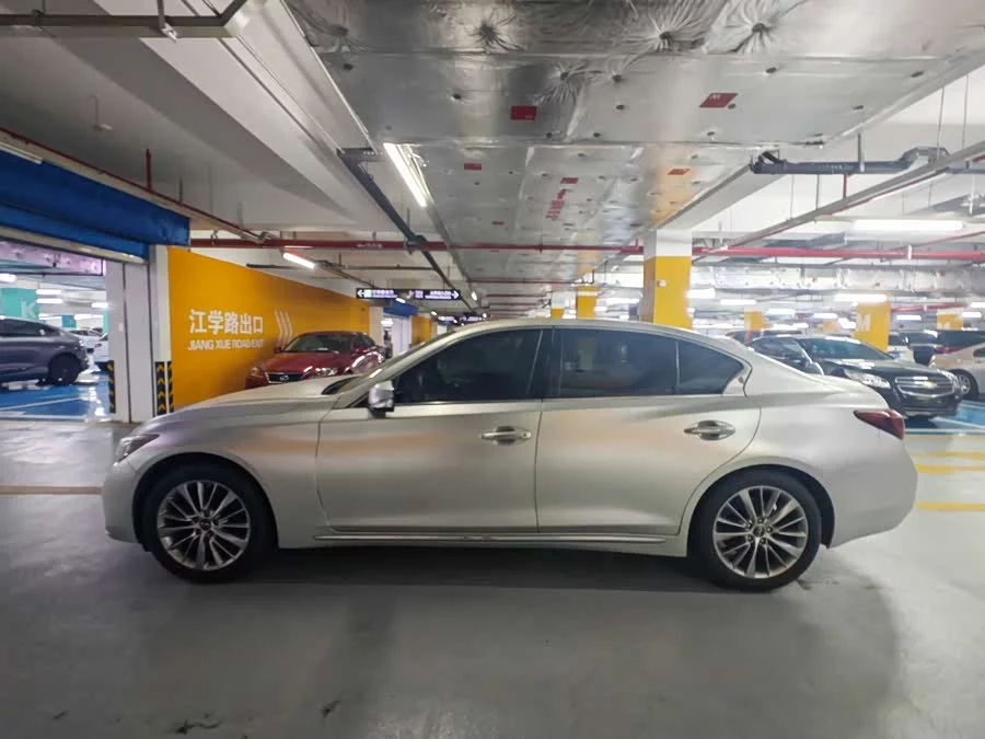 Infiniti Q50L