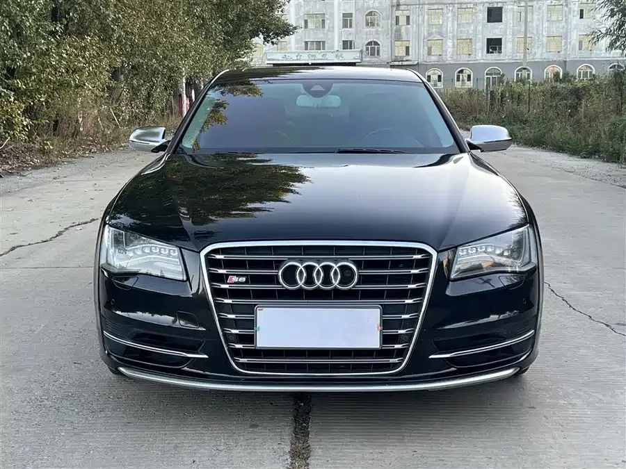 Audi S8