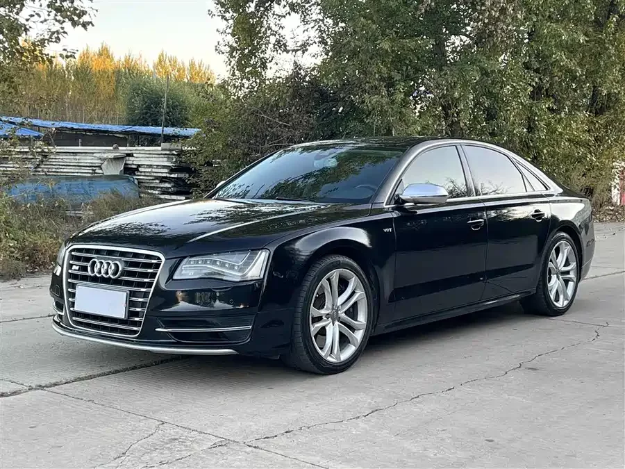 Audi S8