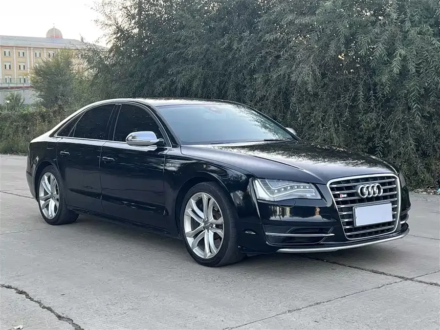 Audi S8