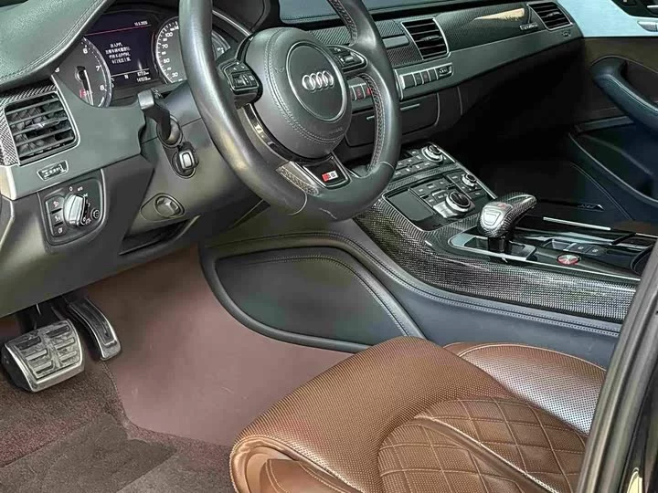 Audi S8