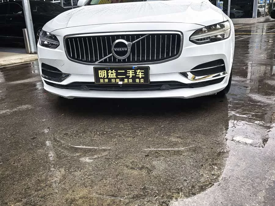 Volvo S90