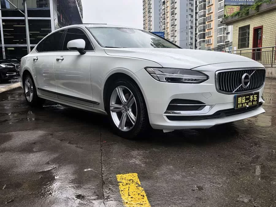 Volvo S90